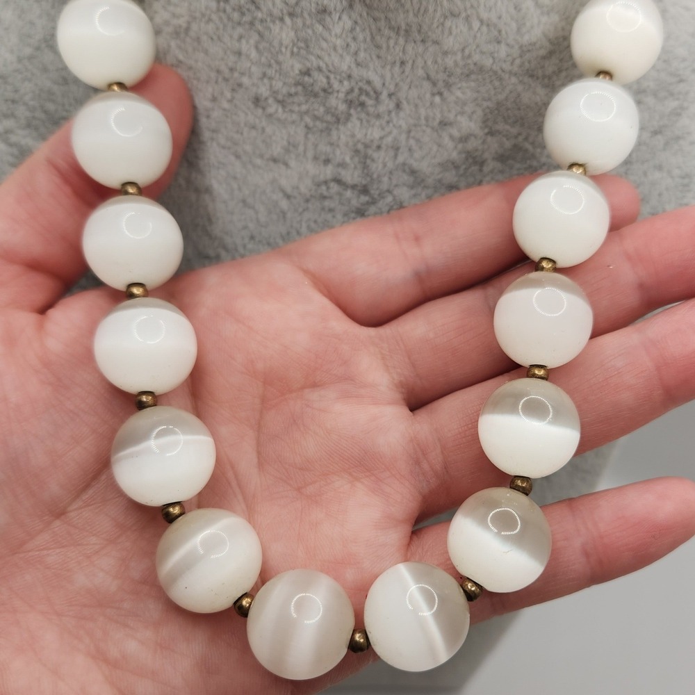 Chunky White Cat Eye Glass Bead Necklace Round Luminous Glam Elegant Classic